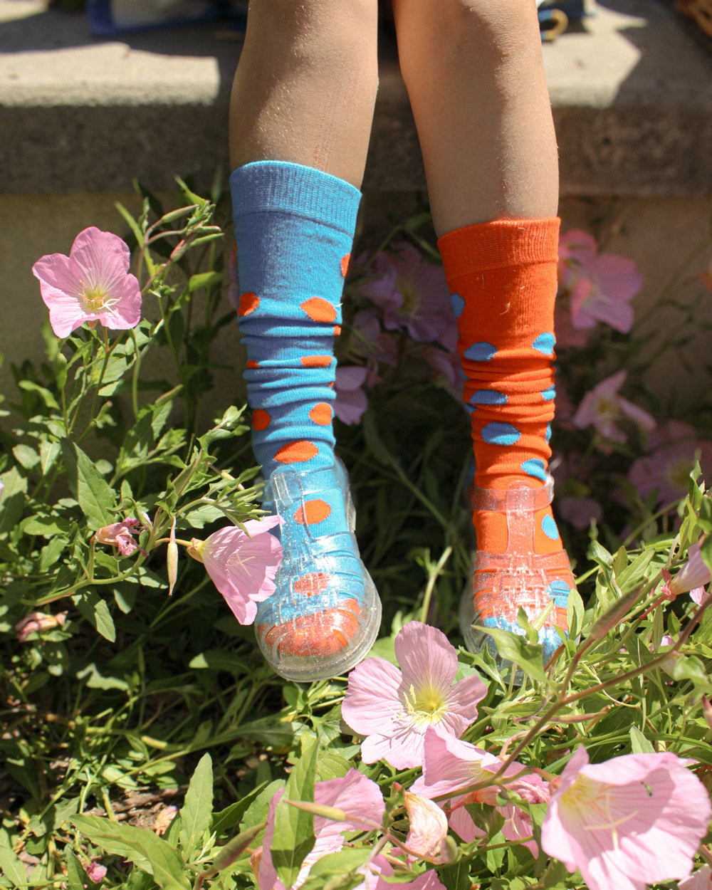 KIDS POLKA DOT KNEE HIGH MISMATCHED SOCKS - STRETCH COTTON BLEND KIDS SOCKS